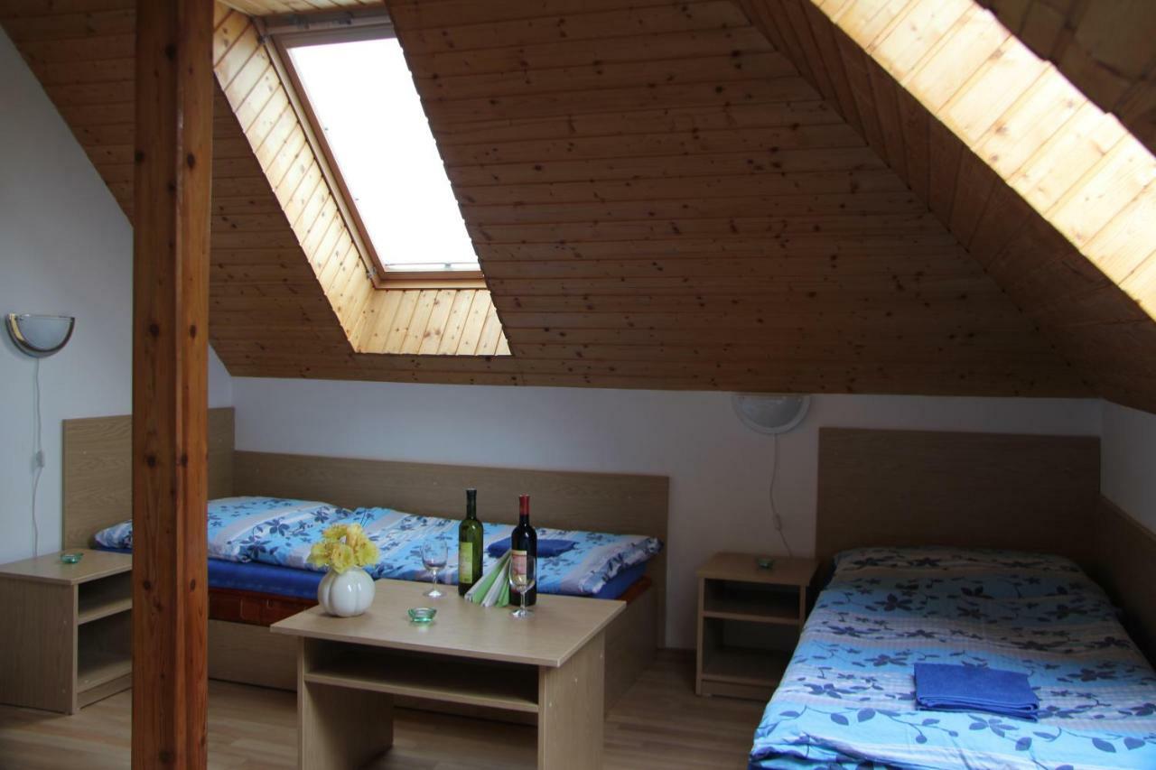 Penzion Brejk Liptovske Sliace Exterior foto