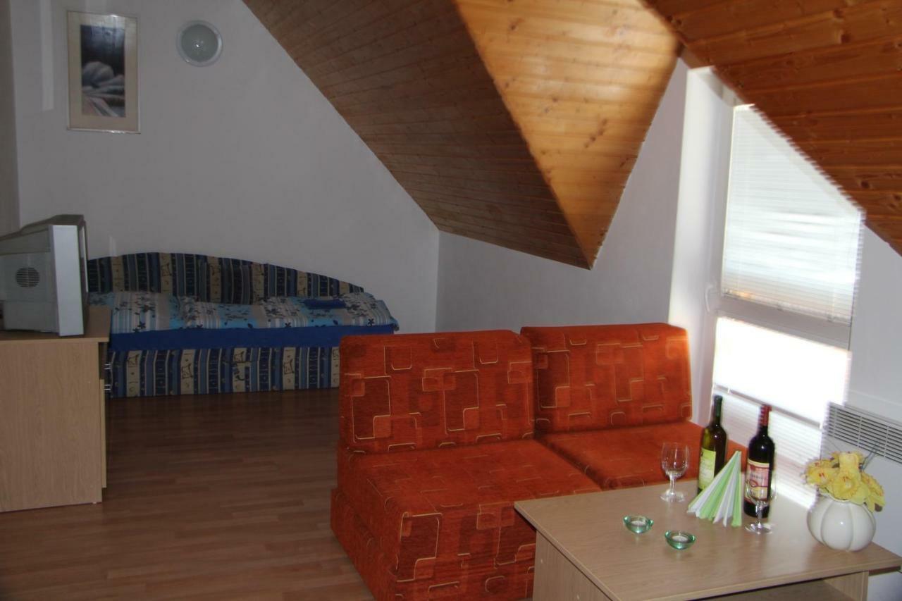 Penzion Brejk Liptovske Sliace Exterior foto